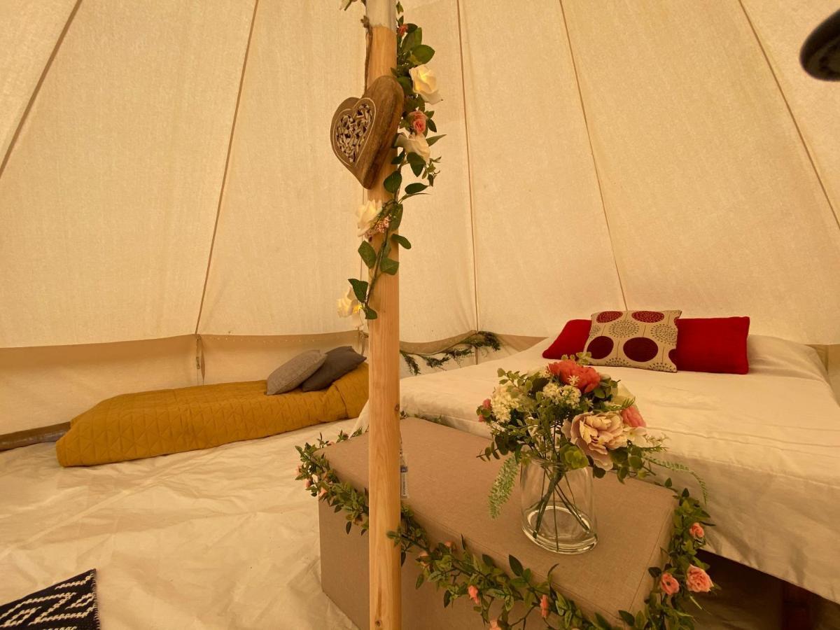 Honey Pod Farm Bell Tents Аптон-апон-Северн Экстерьер фото