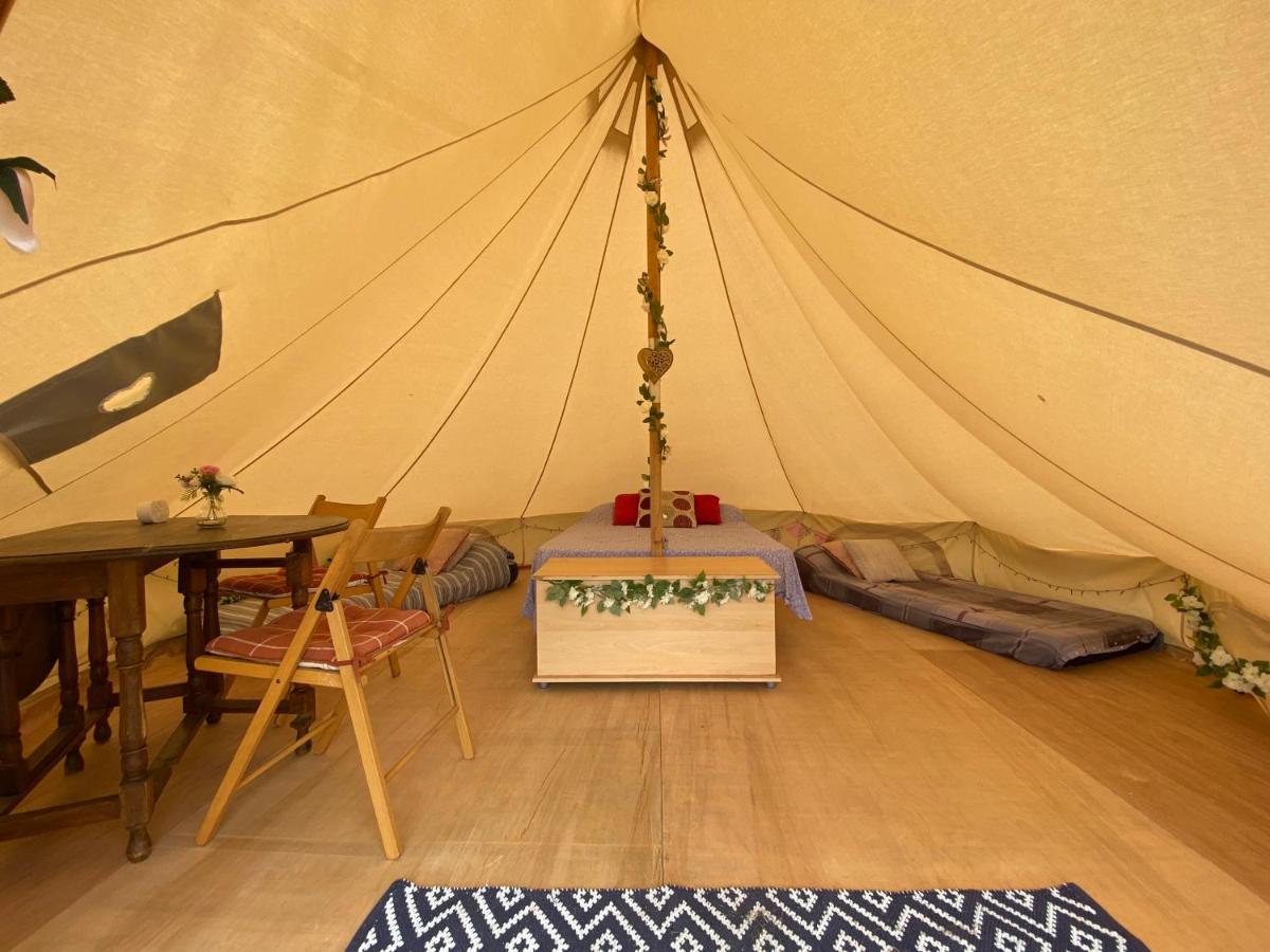 Honey Pod Farm Bell Tents Аптон-апон-Северн Экстерьер фото